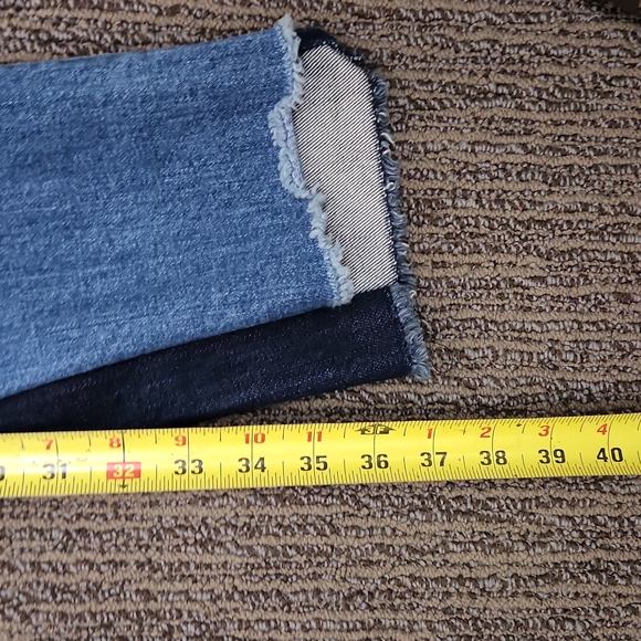 Closed Glow Jean's Size 28 - Picture 9 of 16